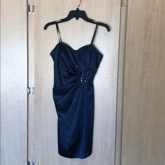 Dress - Picture 1 of 4